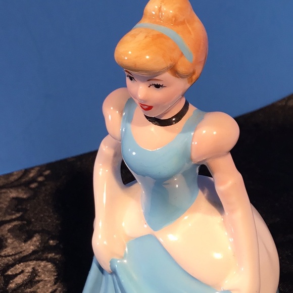Vtg. Cinderella Disney Ceramic Figurine - Picture 8 of 16